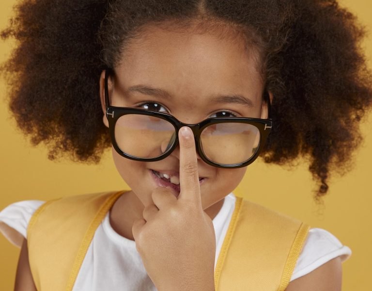 portrait-small-school-girl-wearing-glasses